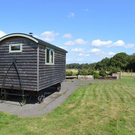 Rose Shepherds Hut Badlesmere Exterior photo