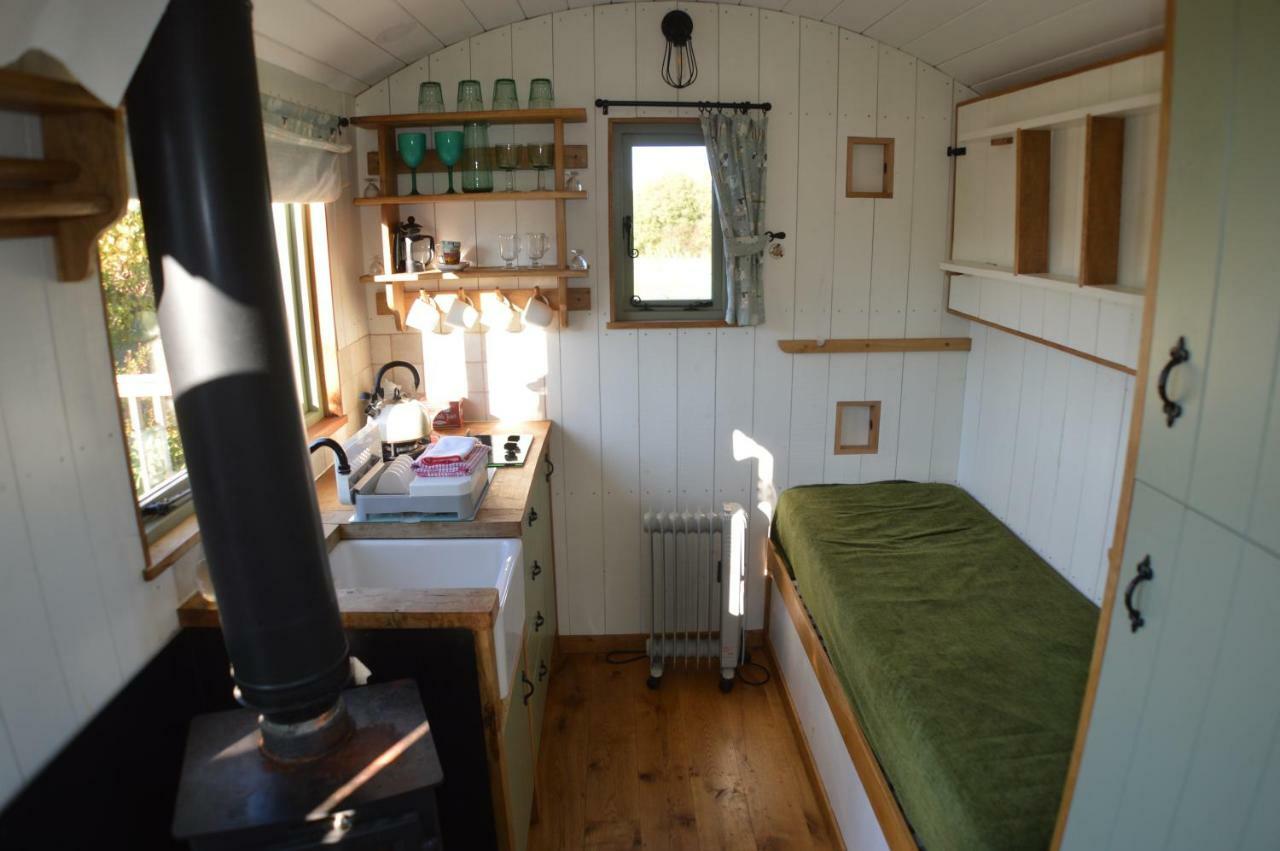 Rose Shepherds Hut Badlesmere Exterior photo
