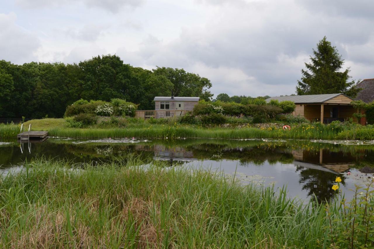 Rose Shepherds Hut Badlesmere Exterior photo